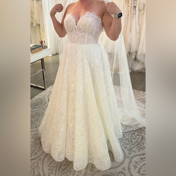 Ivory white Zakaa Couture Wedding Dress (Brand New - never worn) - Picture 1 of 3